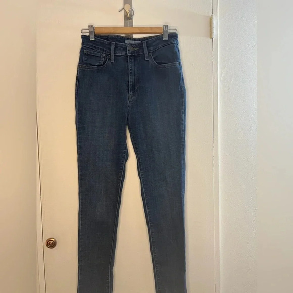 Levi’s High Rise  Skinny - Picture 3 of 3